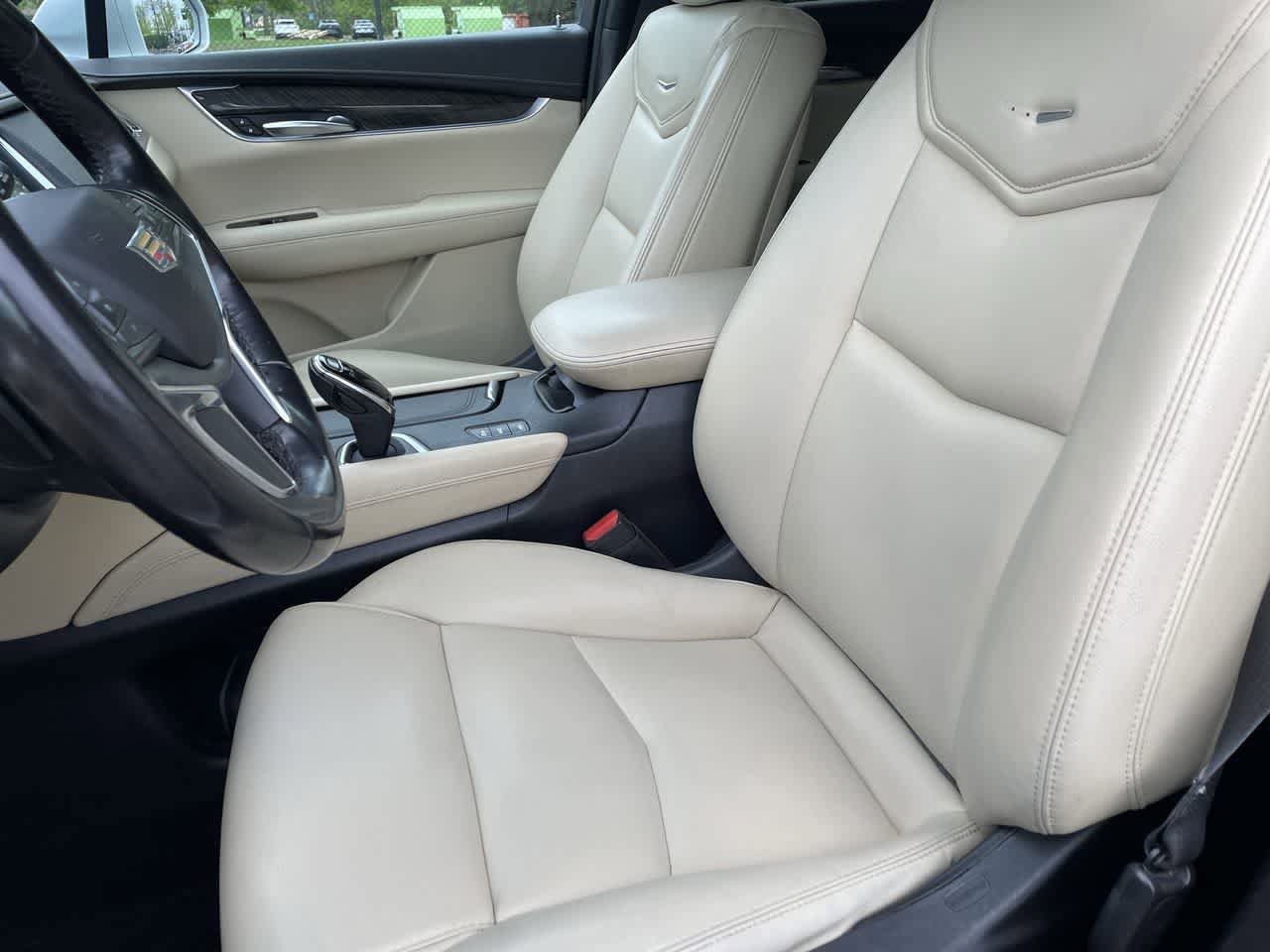 Used 2018 Cadillac XT5 AWD w/ LPO, Wheel Lock Package image 12