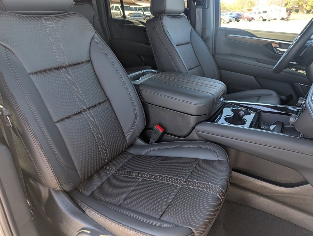 New 2026 Chevrolet Suburban High Country image 12