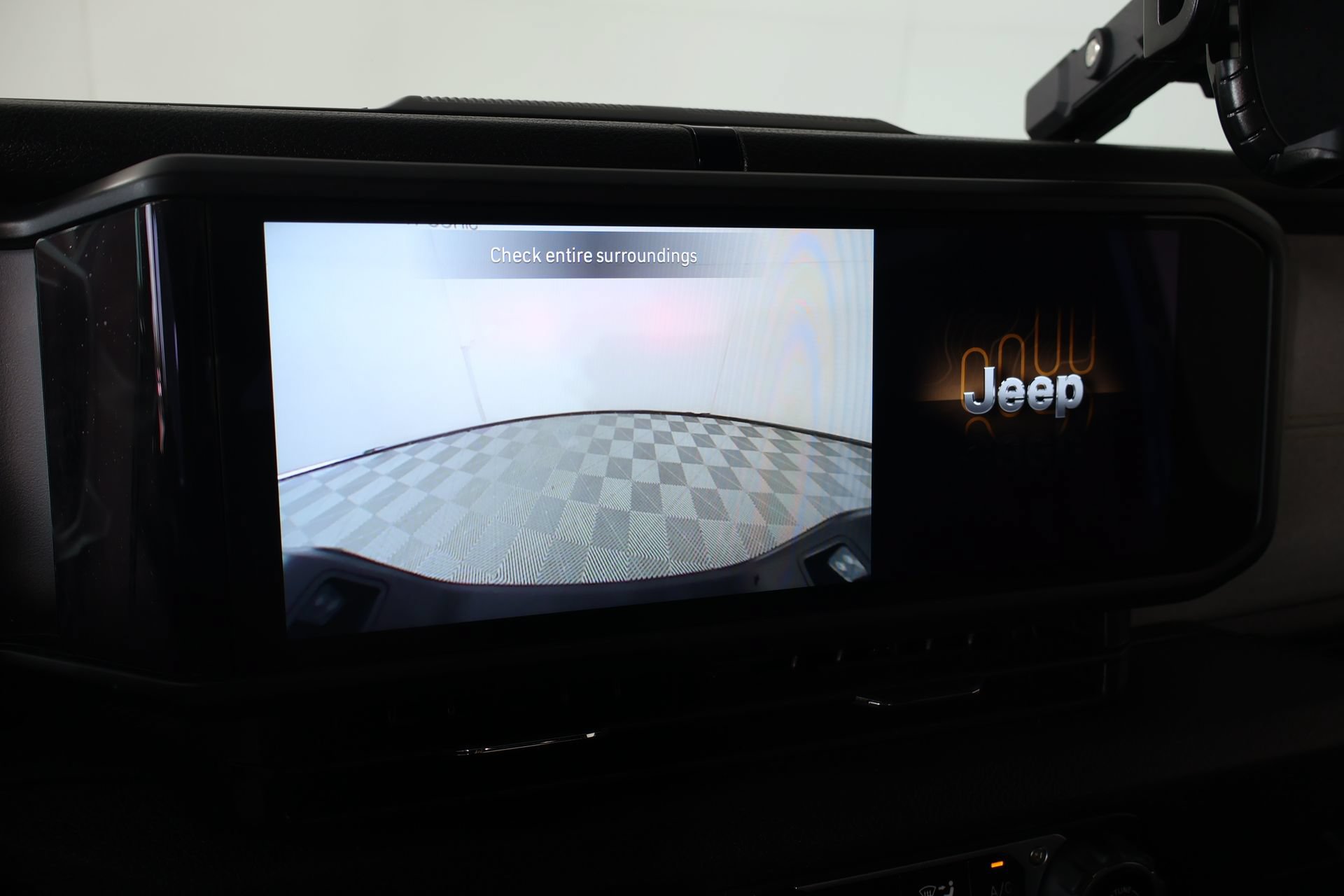 Used 2024 Jeep Gladiator Sport AWD/4WD image 6
