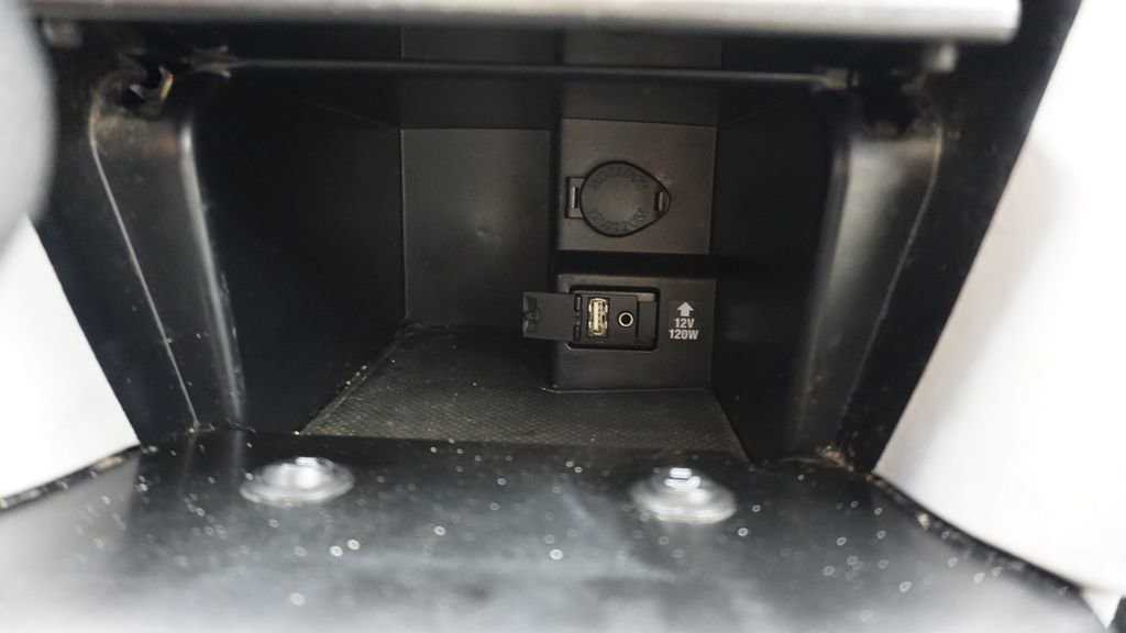 Used 2013 Toyota Camry LE image 34