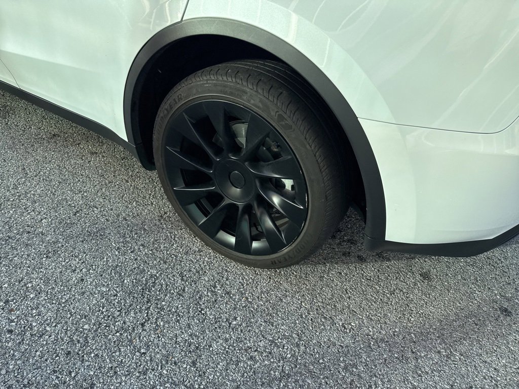Used 2024 Tesla Model Y Long Range image 8