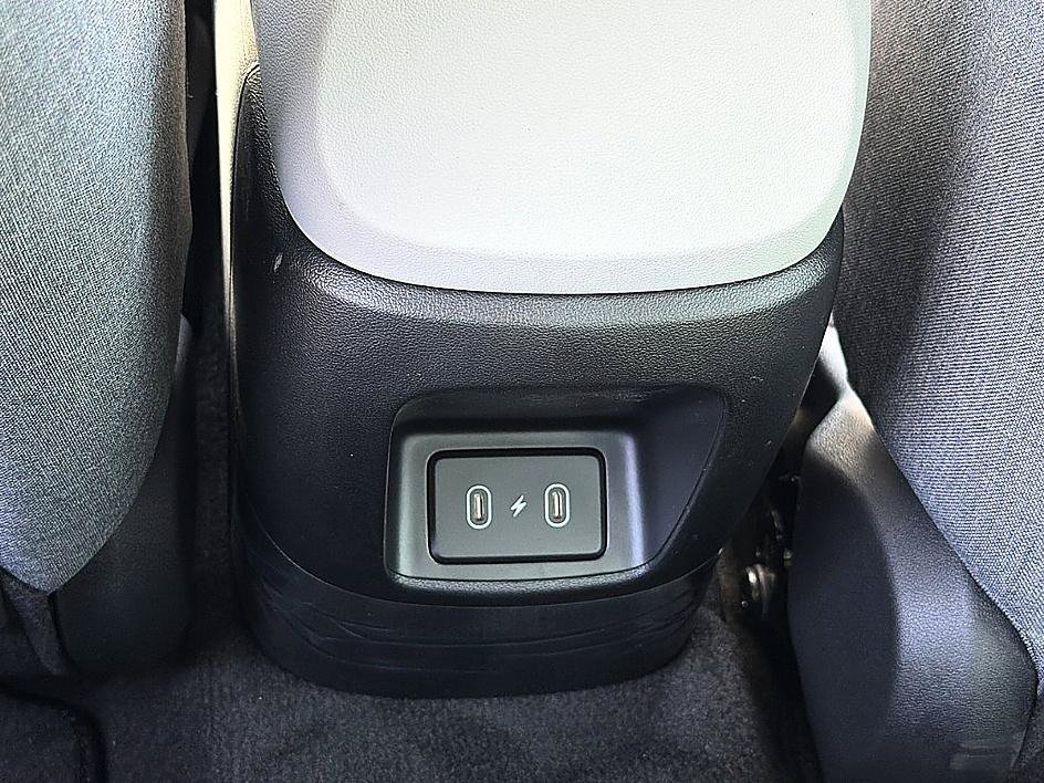 New 2026 Hyundai Elantra Limited FWD image 7