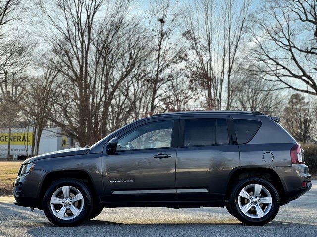 Used 2016 Jeep Compass Latitude image 8