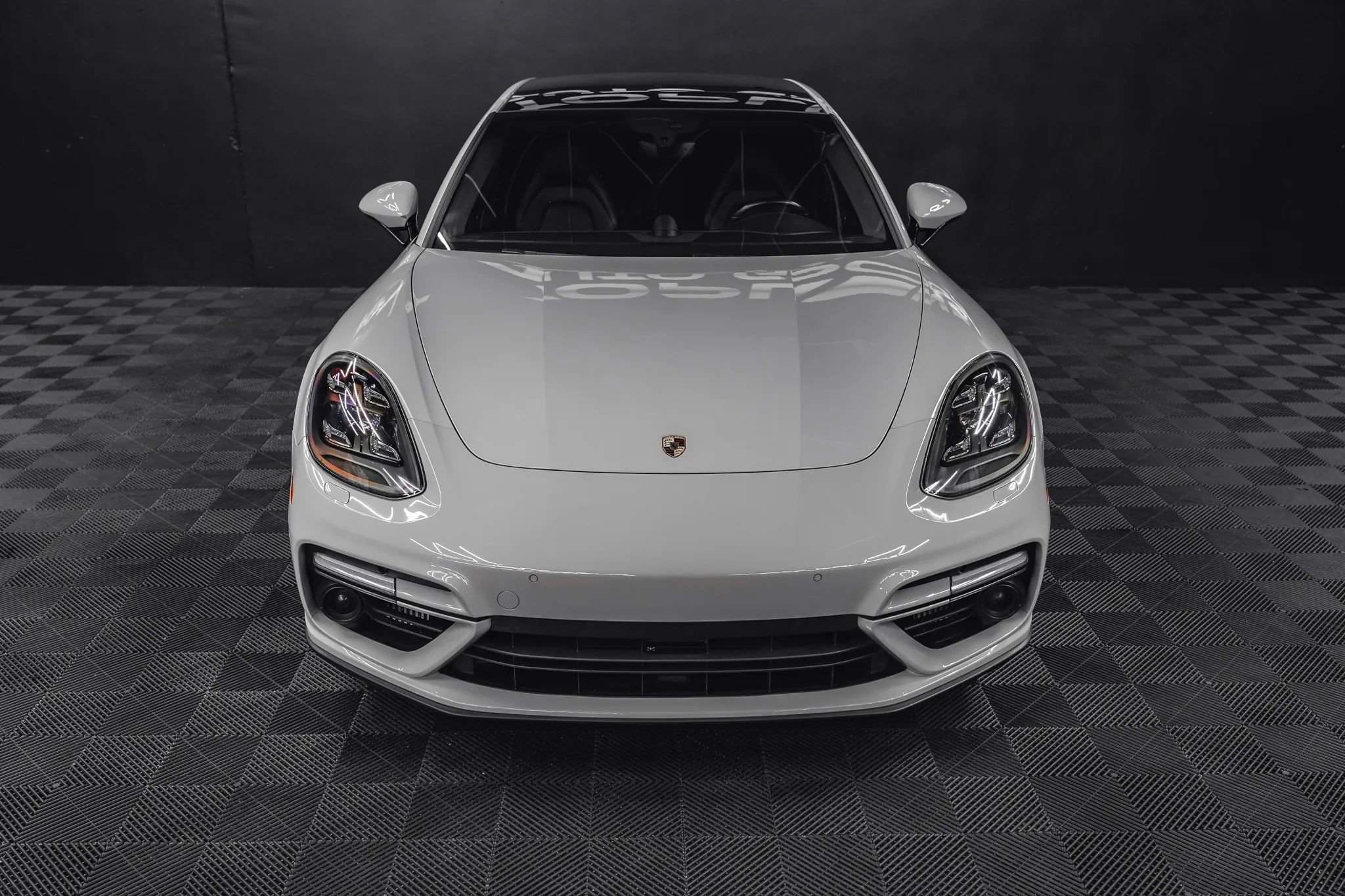 Used 2017 Porsche Panamera Turbo image 8