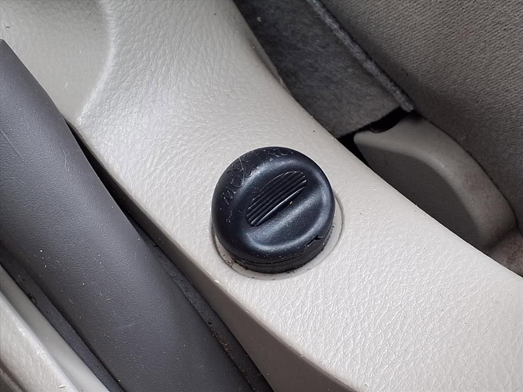 Used 2009 Toyota Yaris Sedan image 24