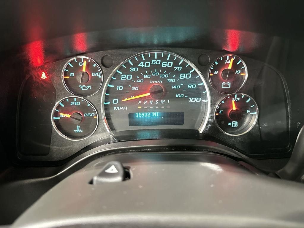Used 2024 GMC Savana 2500 w/ Driver Convenience Package image 10