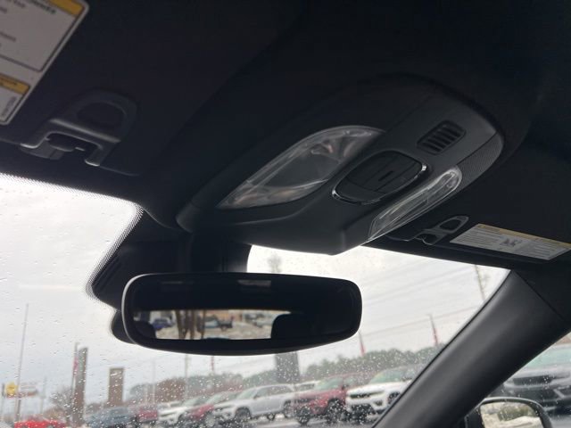 Used 2024 Jeep Compass Latitude image 16