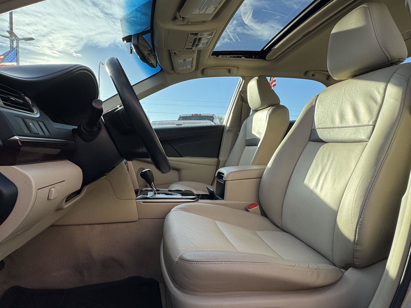 Used 2014 Toyota Camry XLE w/ Leather Package FWD image 15