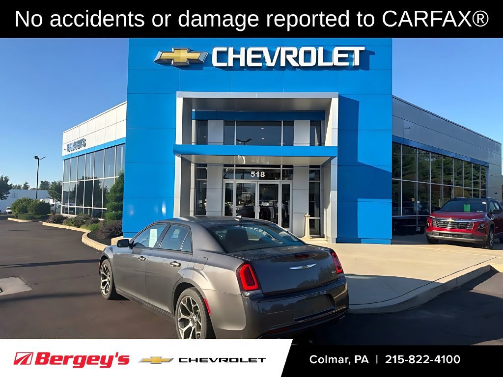 Used 2018 Chrysler 300 Touring w/ Sport Appearance Package RWD image 2