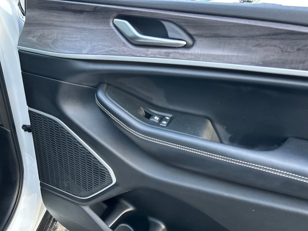 Used 2021 Jeep Grand Cherokee L Limited image 36