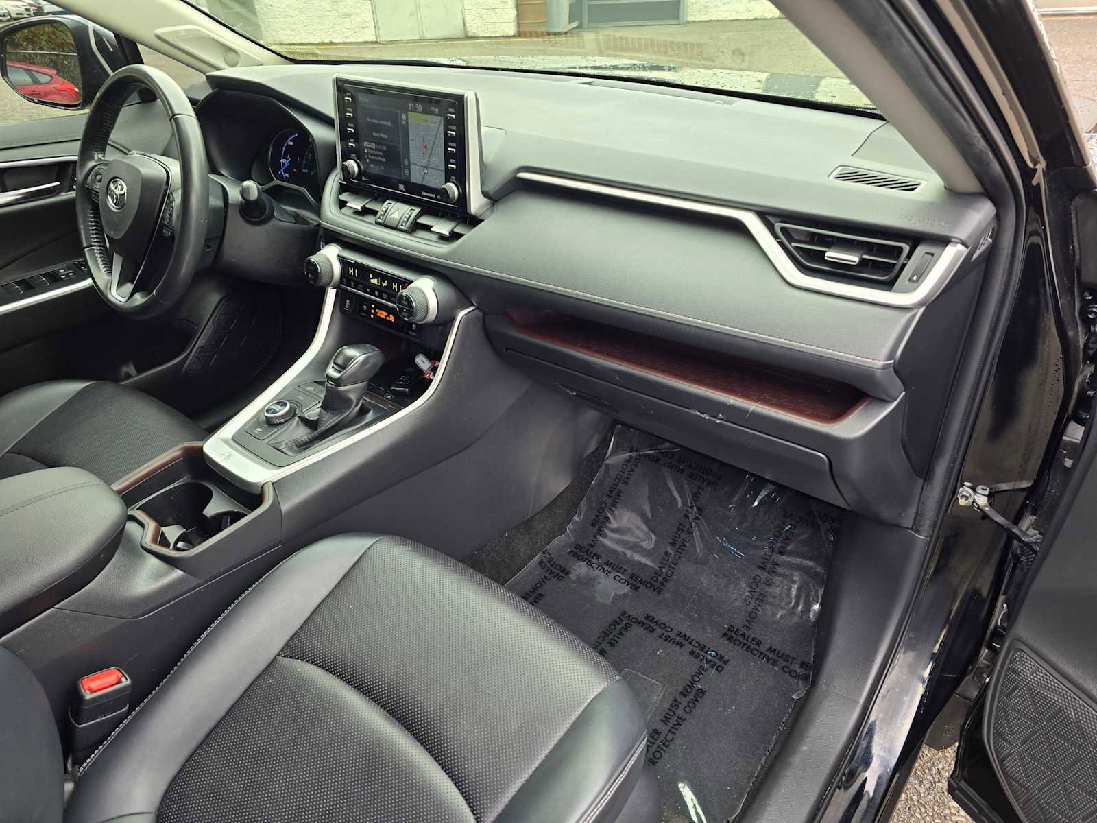 Used 2020 Toyota RAV4 Limited image 12