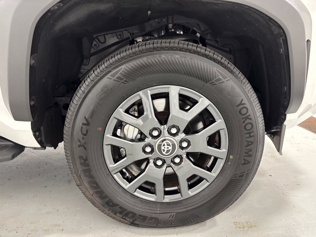 Used 2026 Toyota 4Runner SR5 AWD/4WD image 61