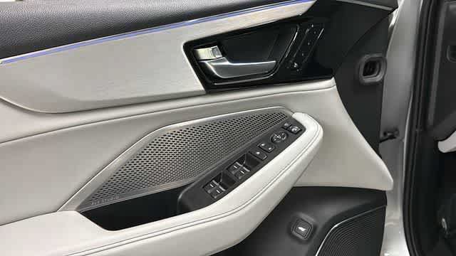Used 2022 Acura MDX SH-AWD w/ Technology Package image 14