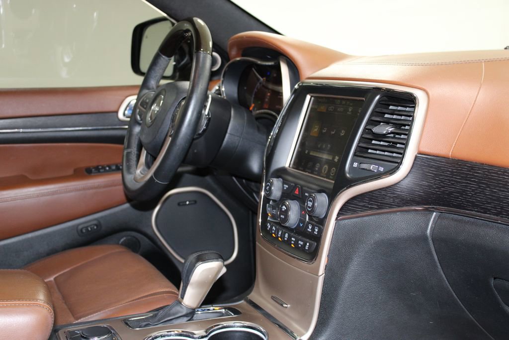 Used 2017 Jeep Grand Cherokee Summit image 28