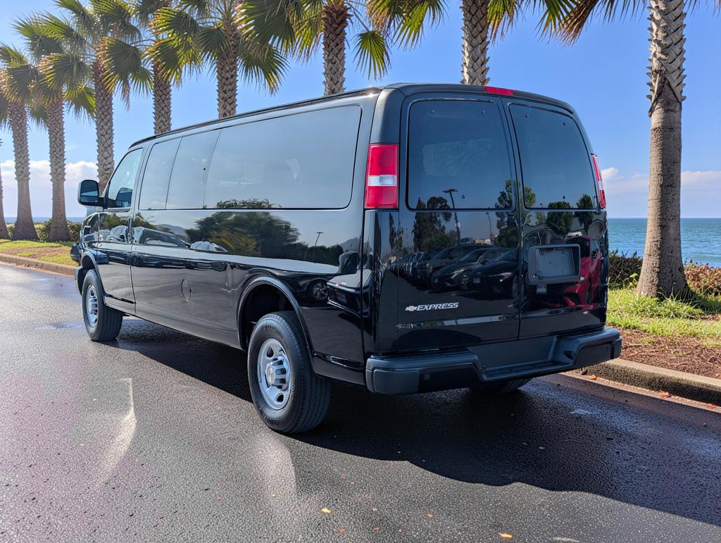 Used 2025 Chevrolet Express 3500 LS RWD image 7