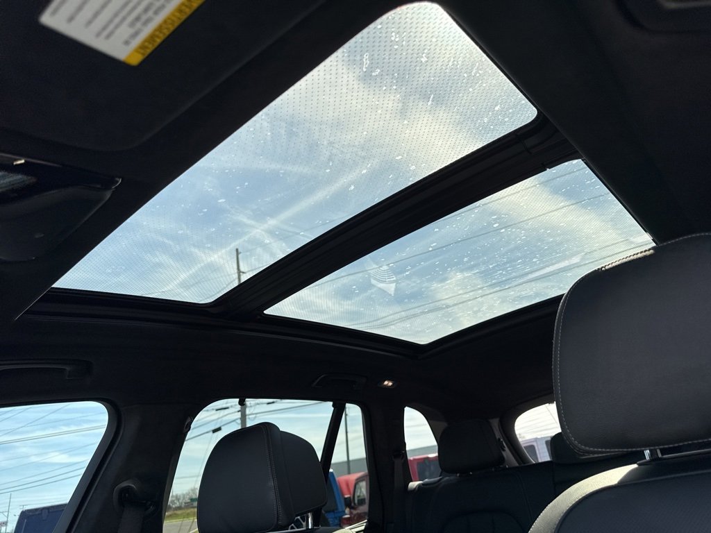 Used 2022 BMW X5 M50i w/ Executive Package image 44