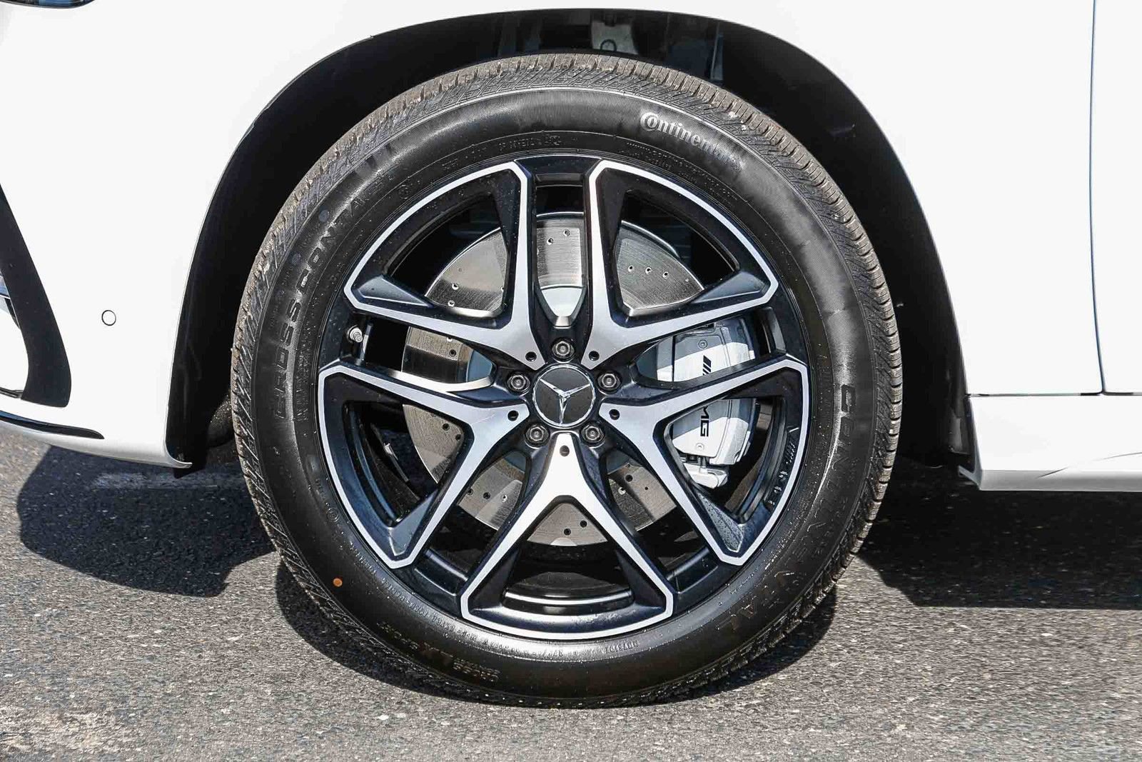 New 2026 Mercedes-Benz GLE 53 AMG 4MATIC Coupe image 9