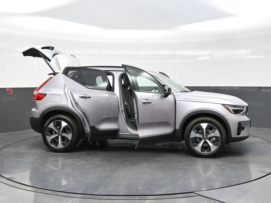 New 2026 Volvo XC40 B5 Plus w/ Protection Package Premier AWD/4WD image 47