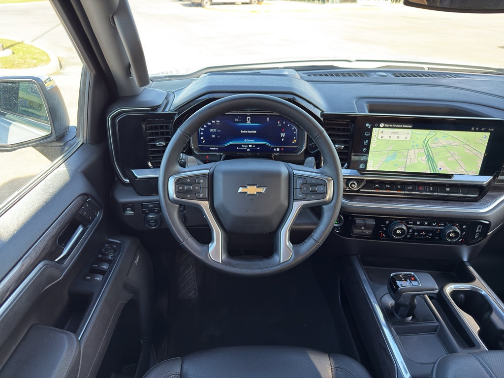 Used 2025 Chevrolet Silverado 1500 LTZ AWD/4WD image 17