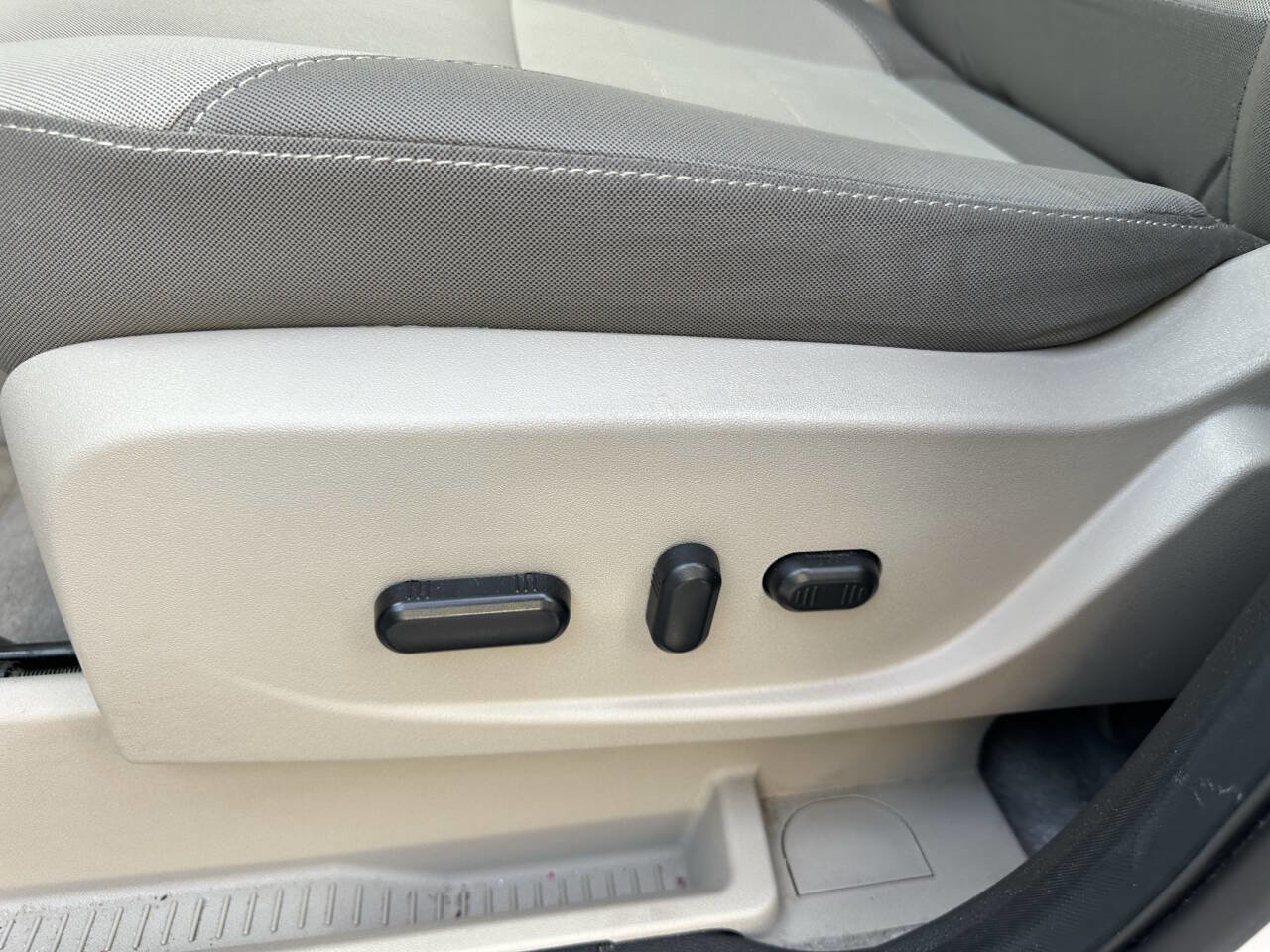 Used 2014 Ford Escape SE w/ Equipment Group 201A image 8