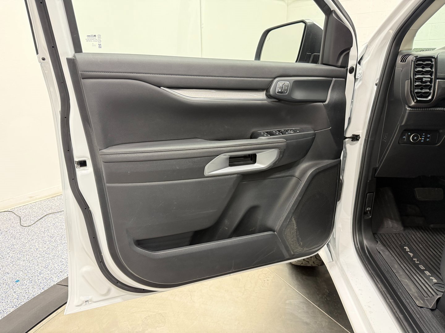 Used 2024 Ford Ranger Lariat image 9