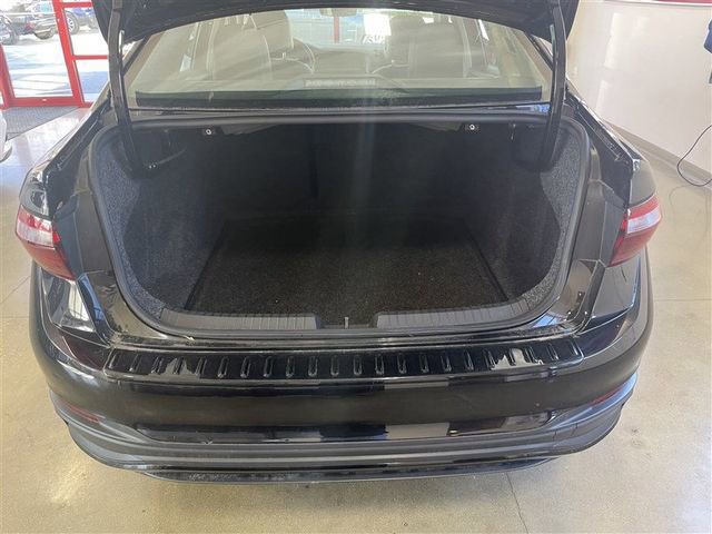 Used 2023 Volkswagen Jetta SE image 27
