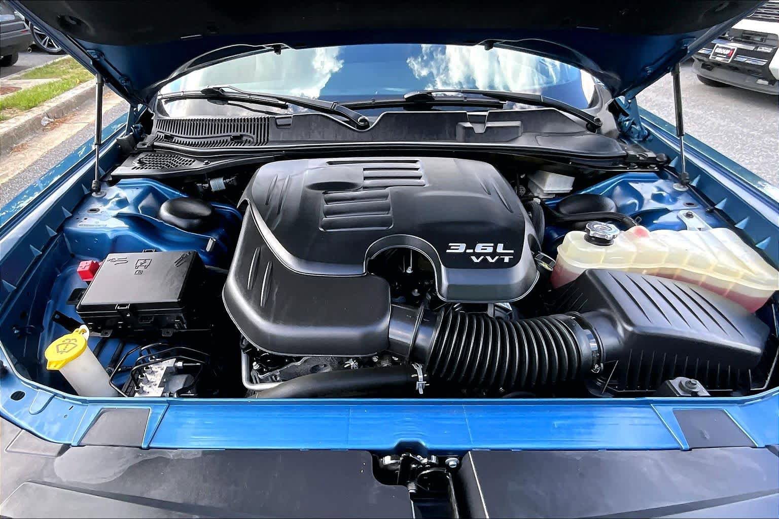 Used 2020 Dodge Challenger SXT w/ Driver Convenience Group RWD image 30