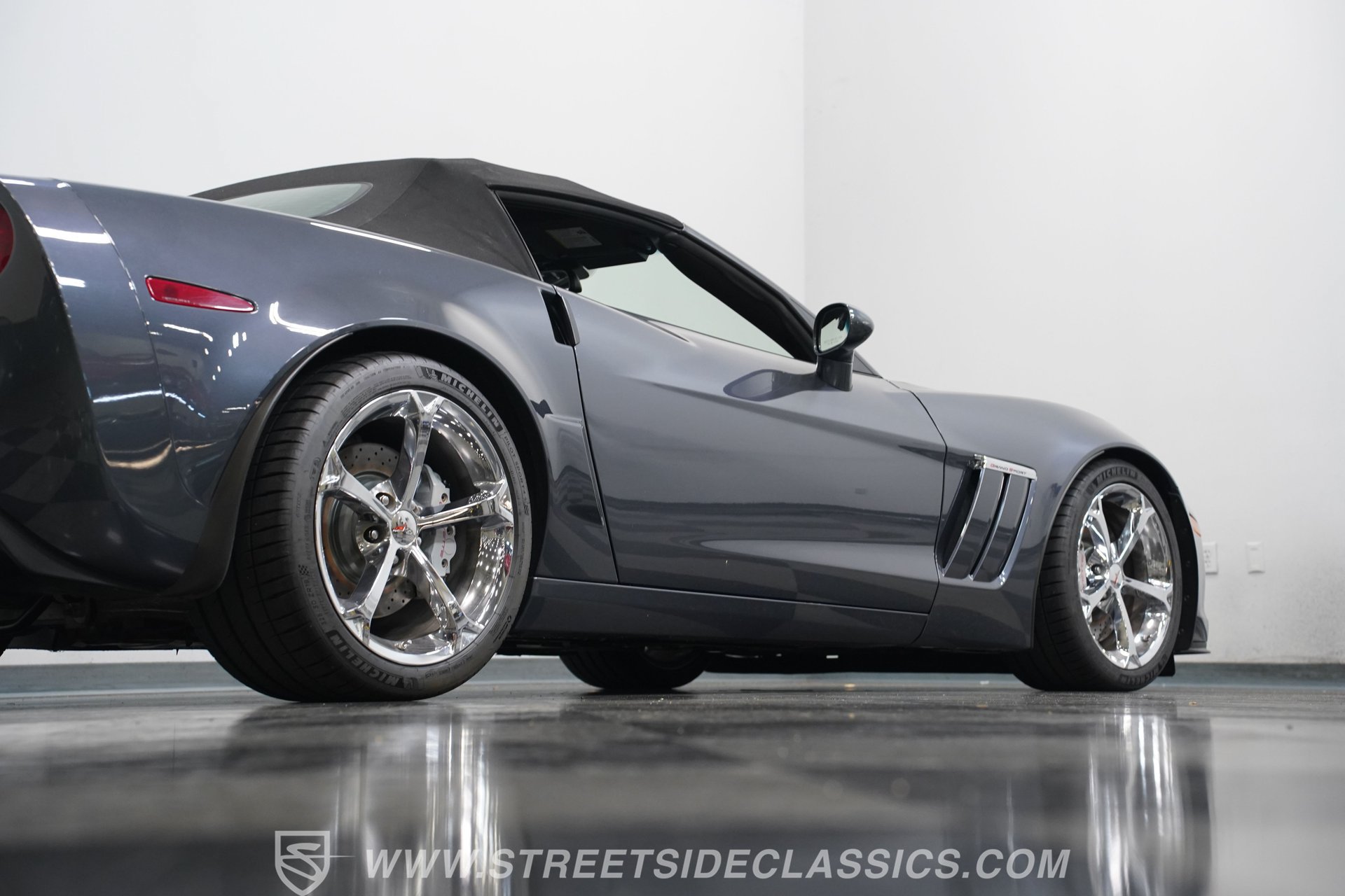 Used 2012 Chevrolet Corvette Grand Sport w/ 3LT Preferred Equipment Group RWD image 26