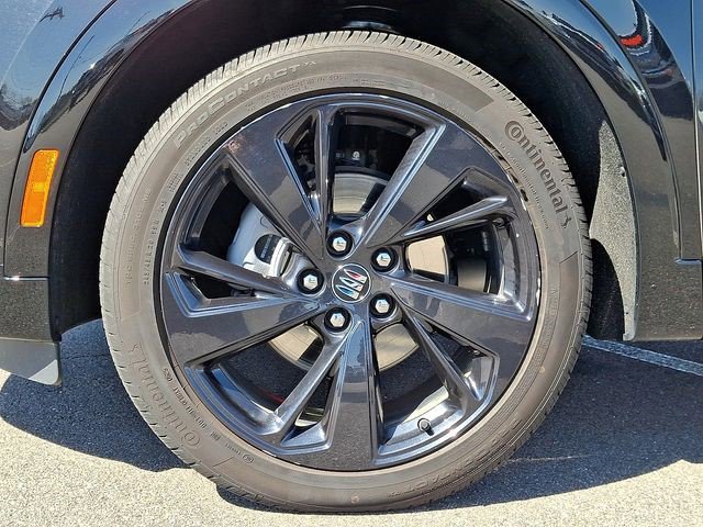 Certified 2025 Buick Envision Sport Touring image 12