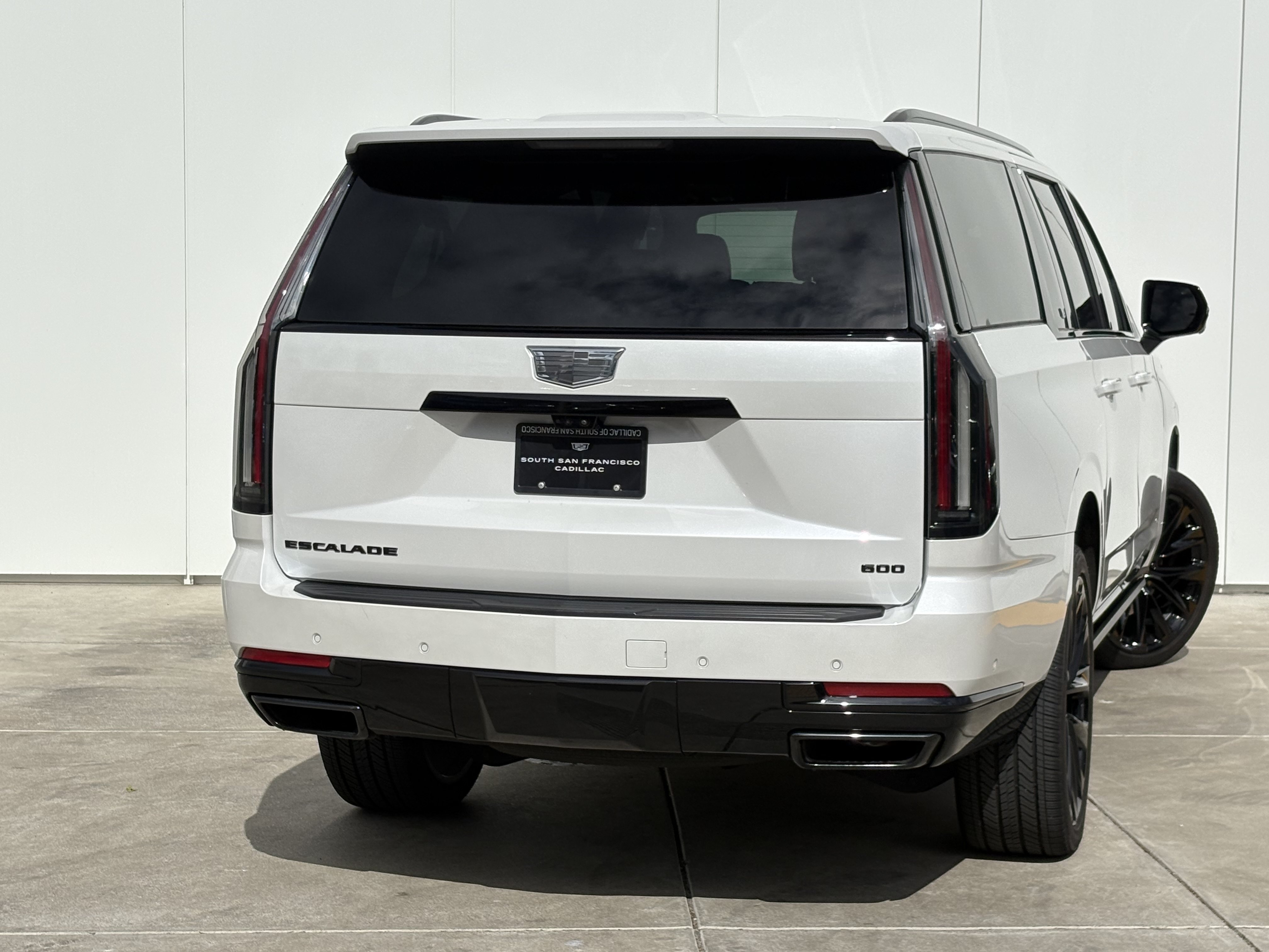 Used 2025 Cadillac Escalade ESV Sport Platinum w/ LPO, ONYX Package AWD/4WD image 6