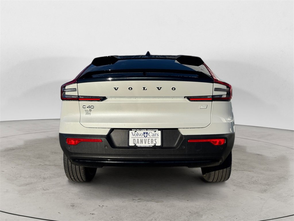 Certified 2022 Volvo C40 P8 Recharge Ultimate image 4