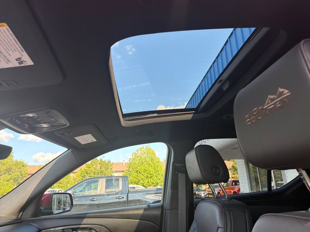 Used 2024 Chevrolet Traverse High Country w/ LPO, Floor Liner Package AWD/4WD image 25