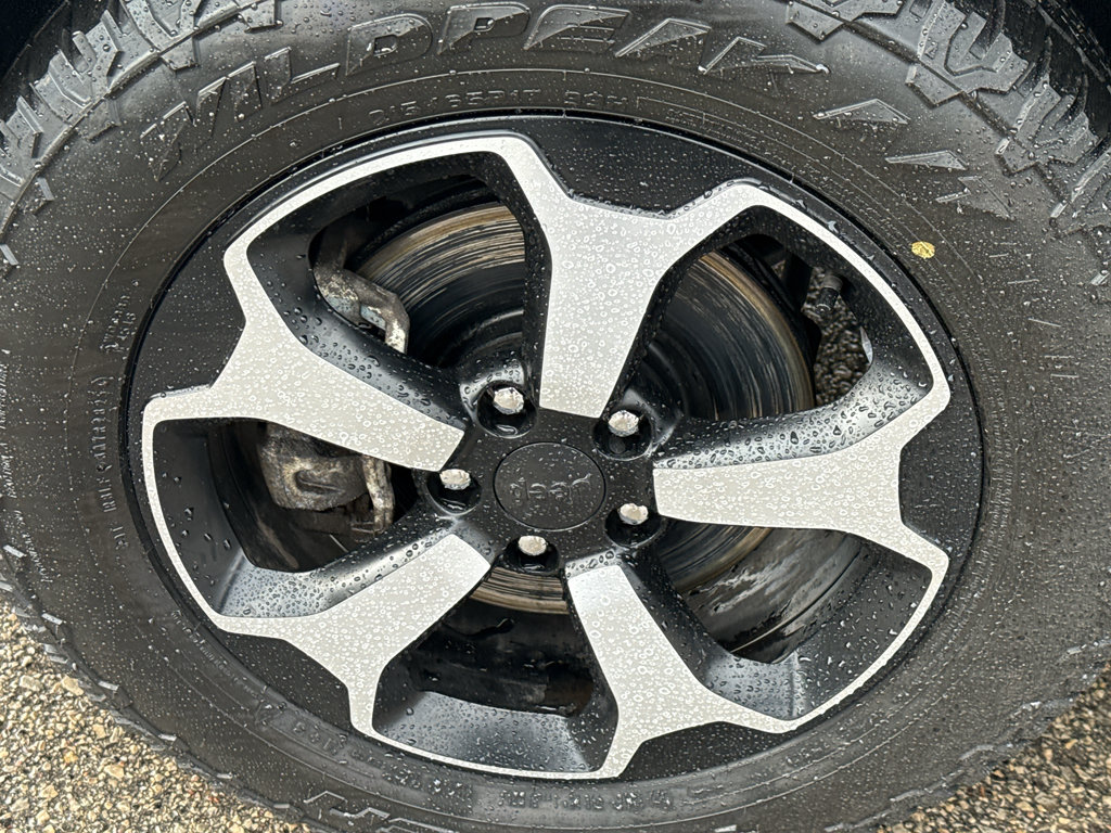 Used 2022 Jeep Renegade Trailhawk w/ Trailer Tow Group AWD/4WD image 9