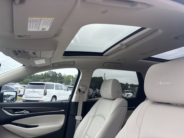 Used 2023 Buick Enclave Avenir w/ Avenir Technology Package image 14