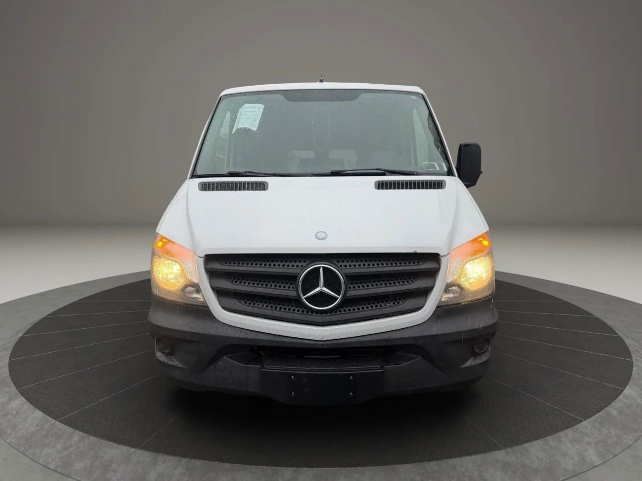 Used 2015 Mercedes-Benz Sprinter 2500 image 2