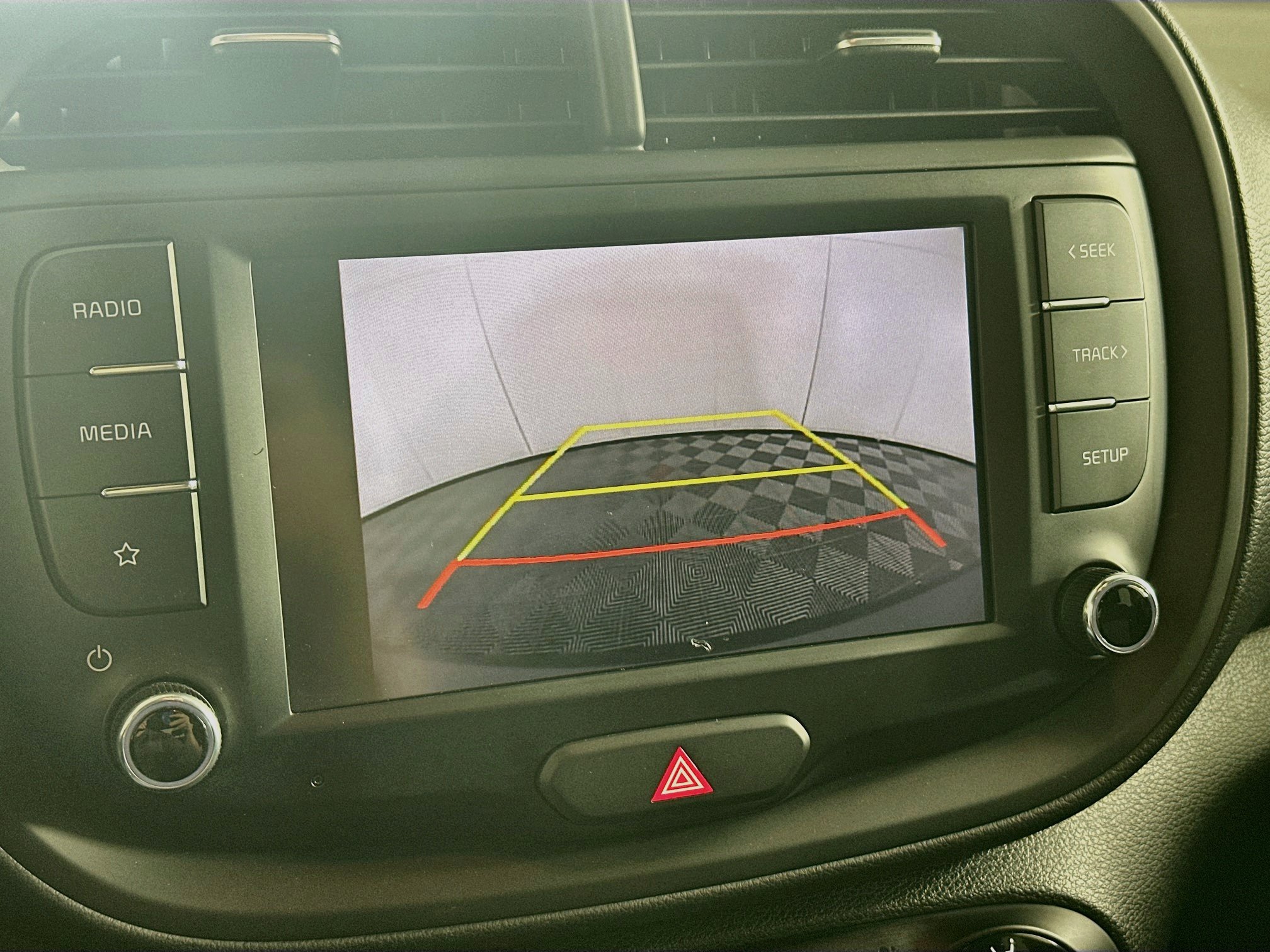 Used 2025 Kia Soul LX w/ LX Technology Package FWD image 22