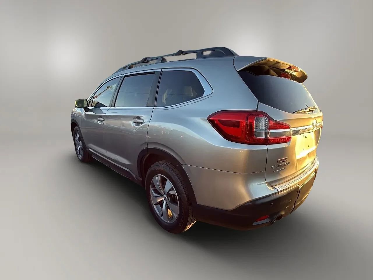 Used 2019 Subaru Ascent Premium w/ Popular Package #3 image 3