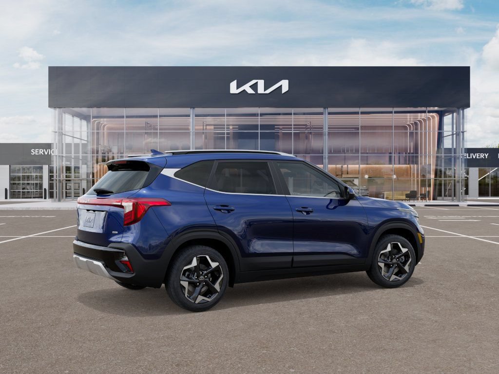 Used 2026 Kia Seltos EX AWD/4WD image 6