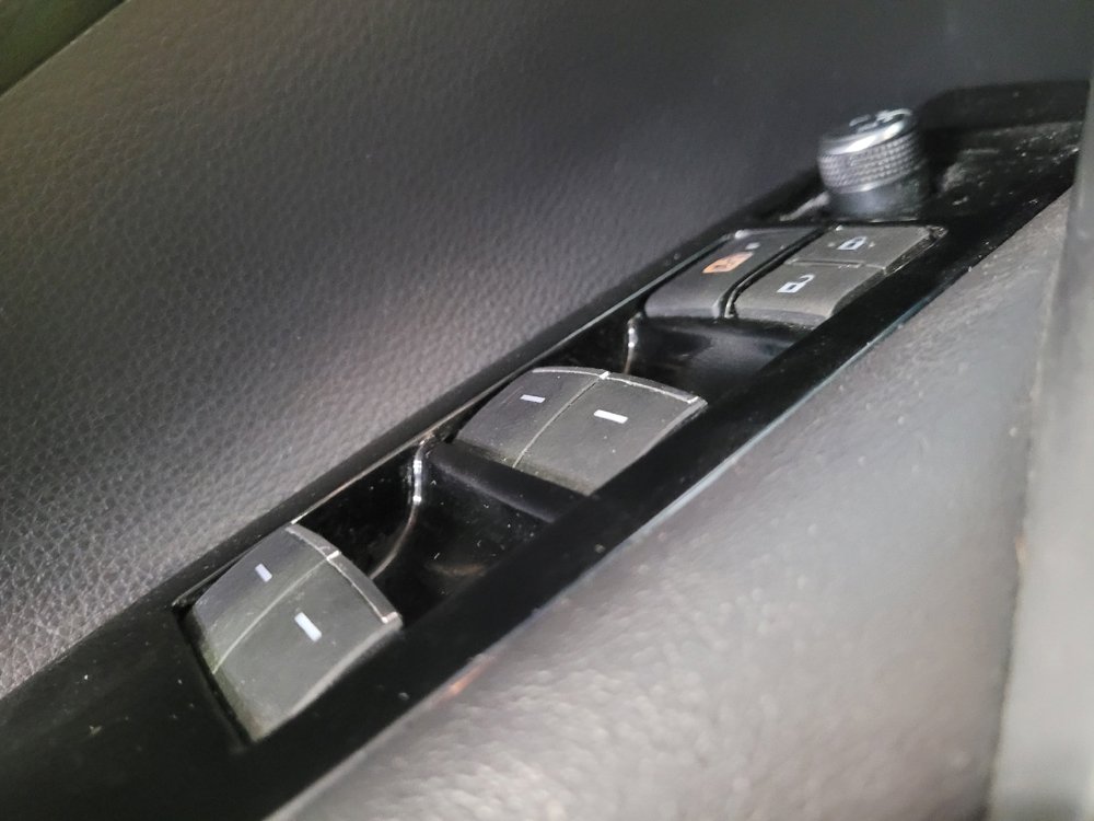 Used 2019 Toyota Corolla SE w/ Carpet Mat Package FWD image 27