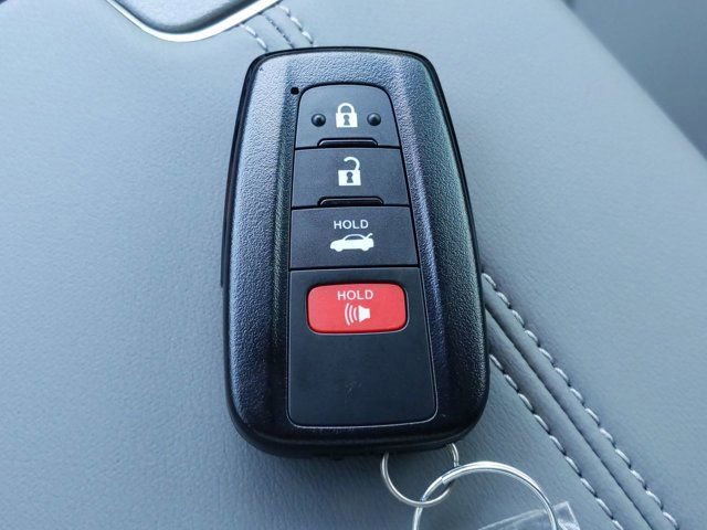 Used 2021 Toyota Avalon XLE FWD image 27