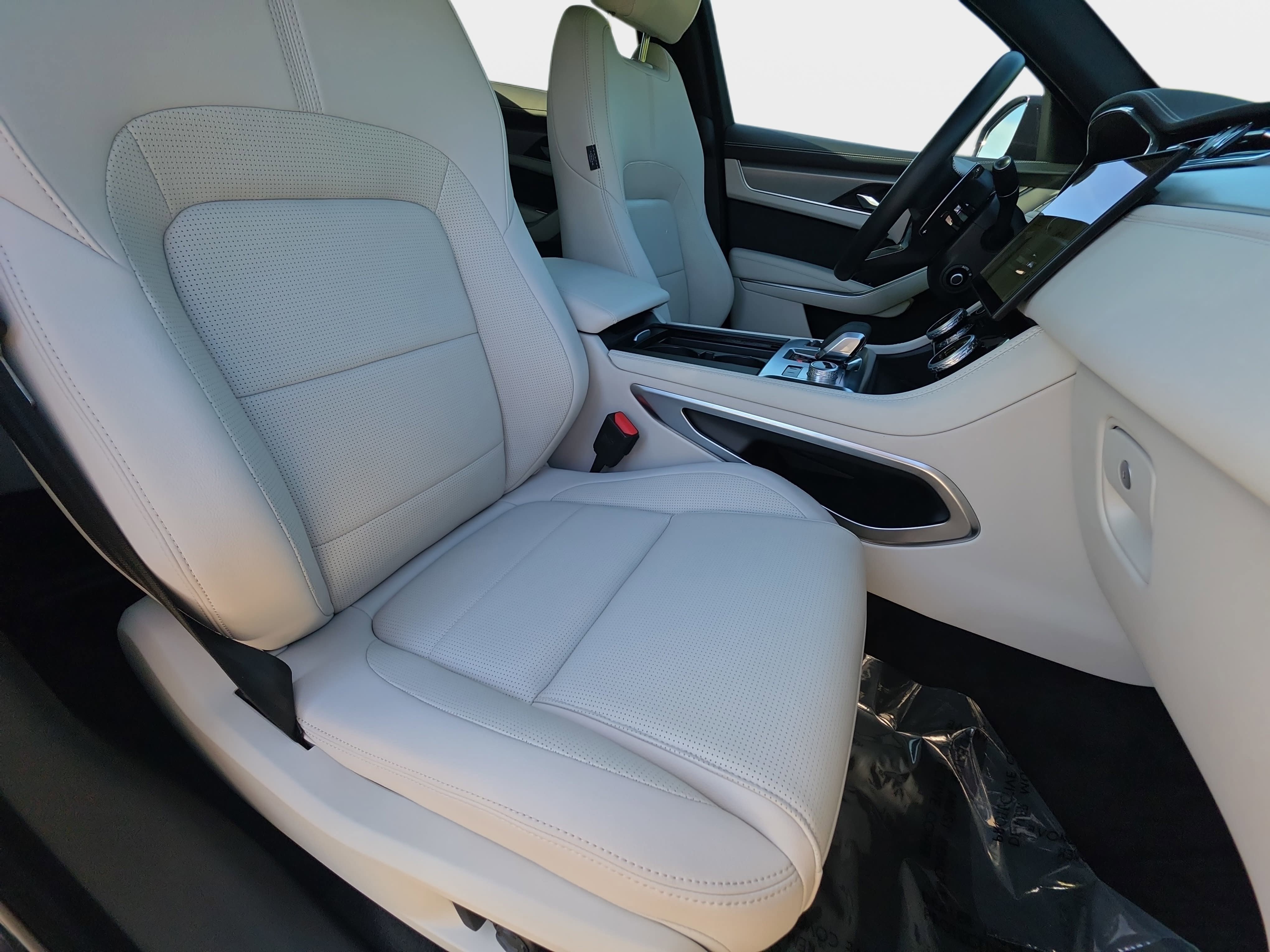 Used 2025 Jaguar F-PACE R-Dynamic S AWD/4WD image 10