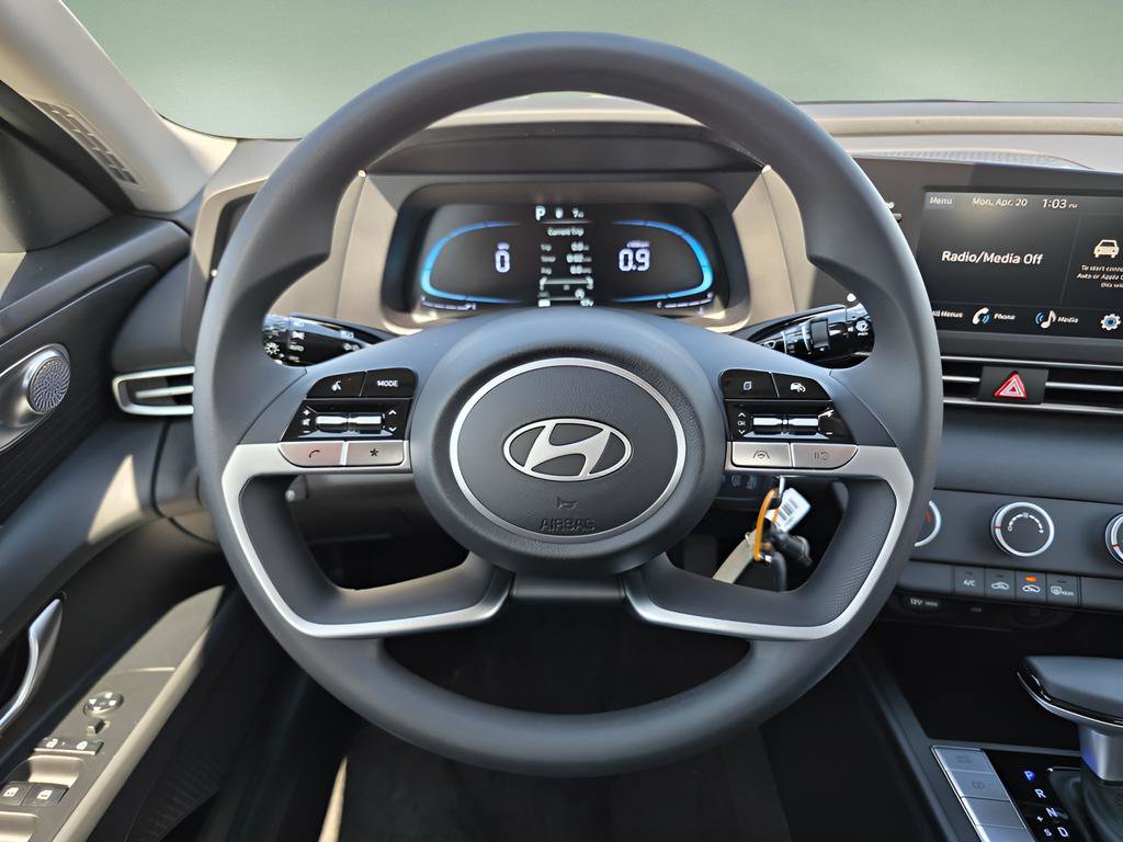 New 2026 Hyundai Elantra SE FWD image 16