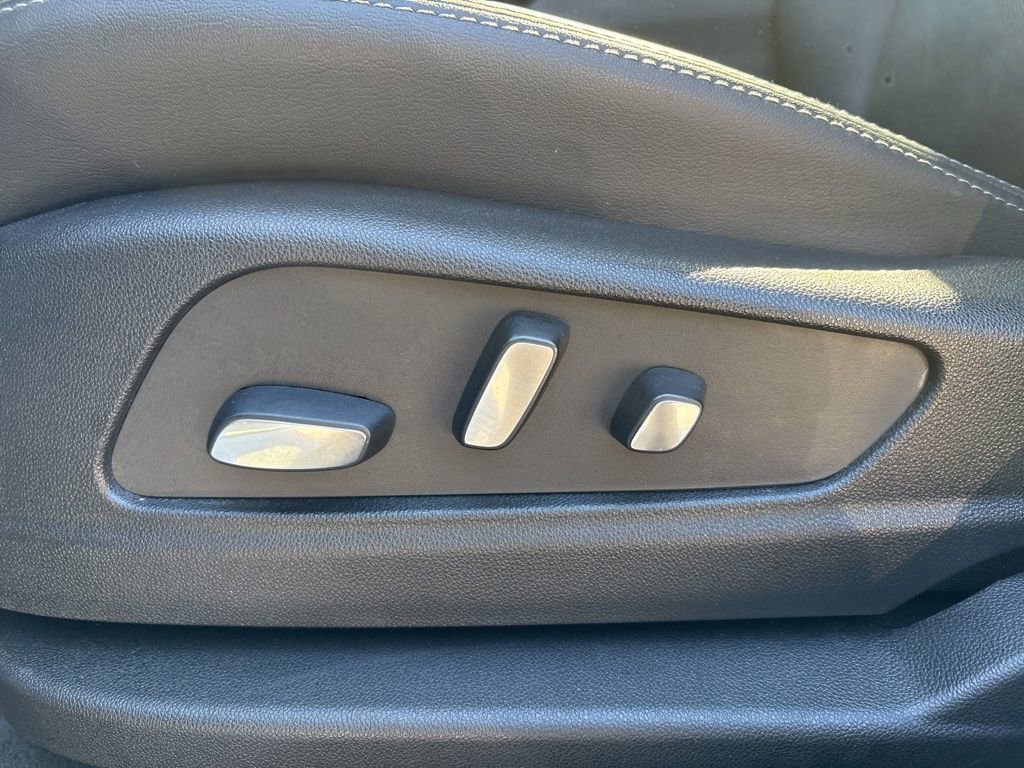 Used 2022 Cadillac XT5 Premium Luxury image 13