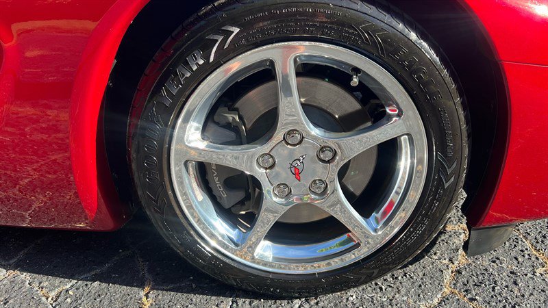 Used 2001 Chevrolet Corvette Convertible w/ Preferred Equipment Group2 RWD image 18