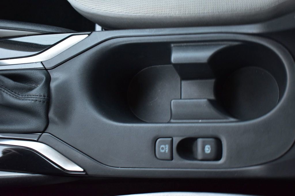 Used 2025 Toyota Corolla LE image 36