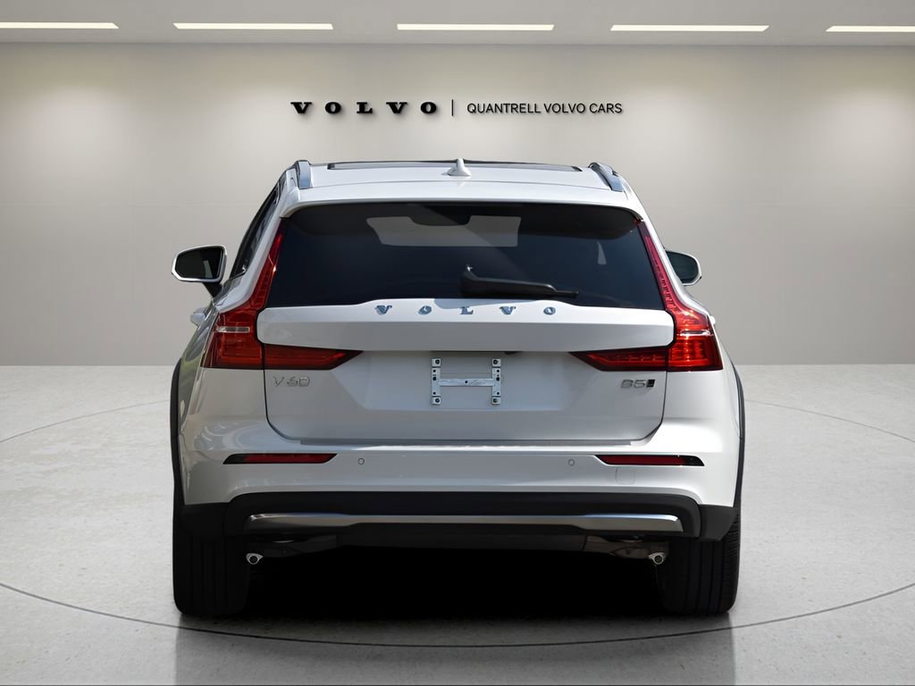 Certified 2026 Volvo V60 B5 Cross Country Plus w/ Protection Package Premier AWD/4WD image 5