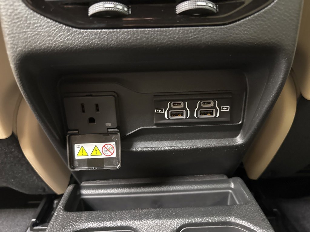 New 2025 Jeep Grand Cherokee L Limited w/ Luxury Tech Group II image 23