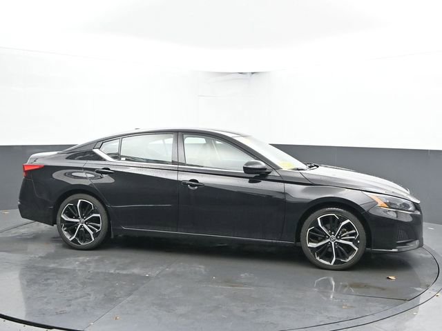 Used 2024 Nissan Altima 2.5 SR image 12