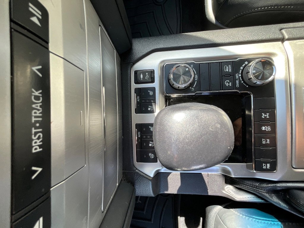 Used 2016 Toyota Land Cruiser image 15