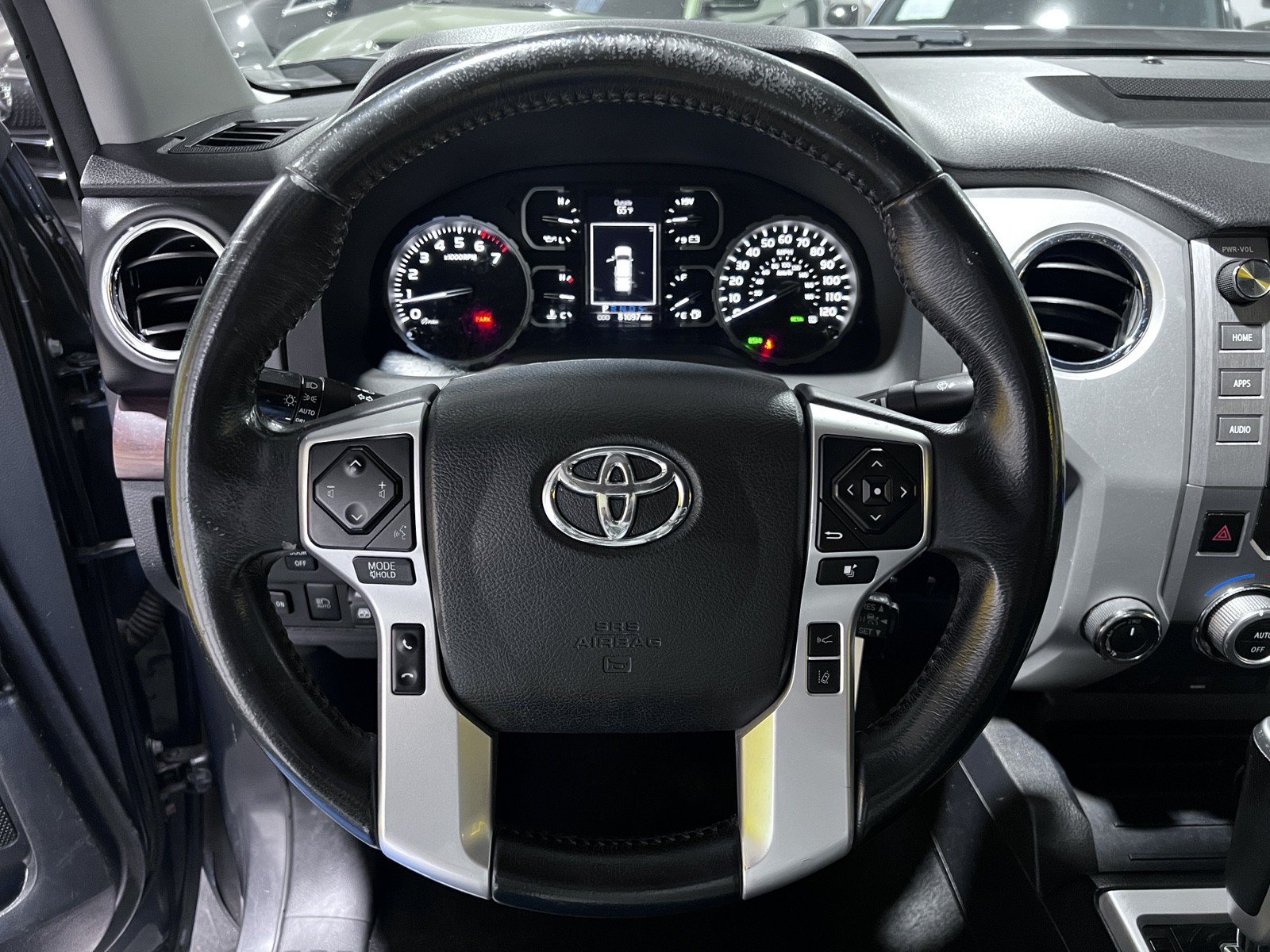 Used 2018 Toyota Tundra Limited w/ Limited Premium Package AWD/4WD image 11